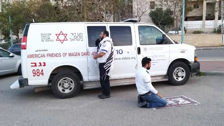 Israel: Muslim And Jewish Paramedics Prayed Together In The Times Of Coronavirus.